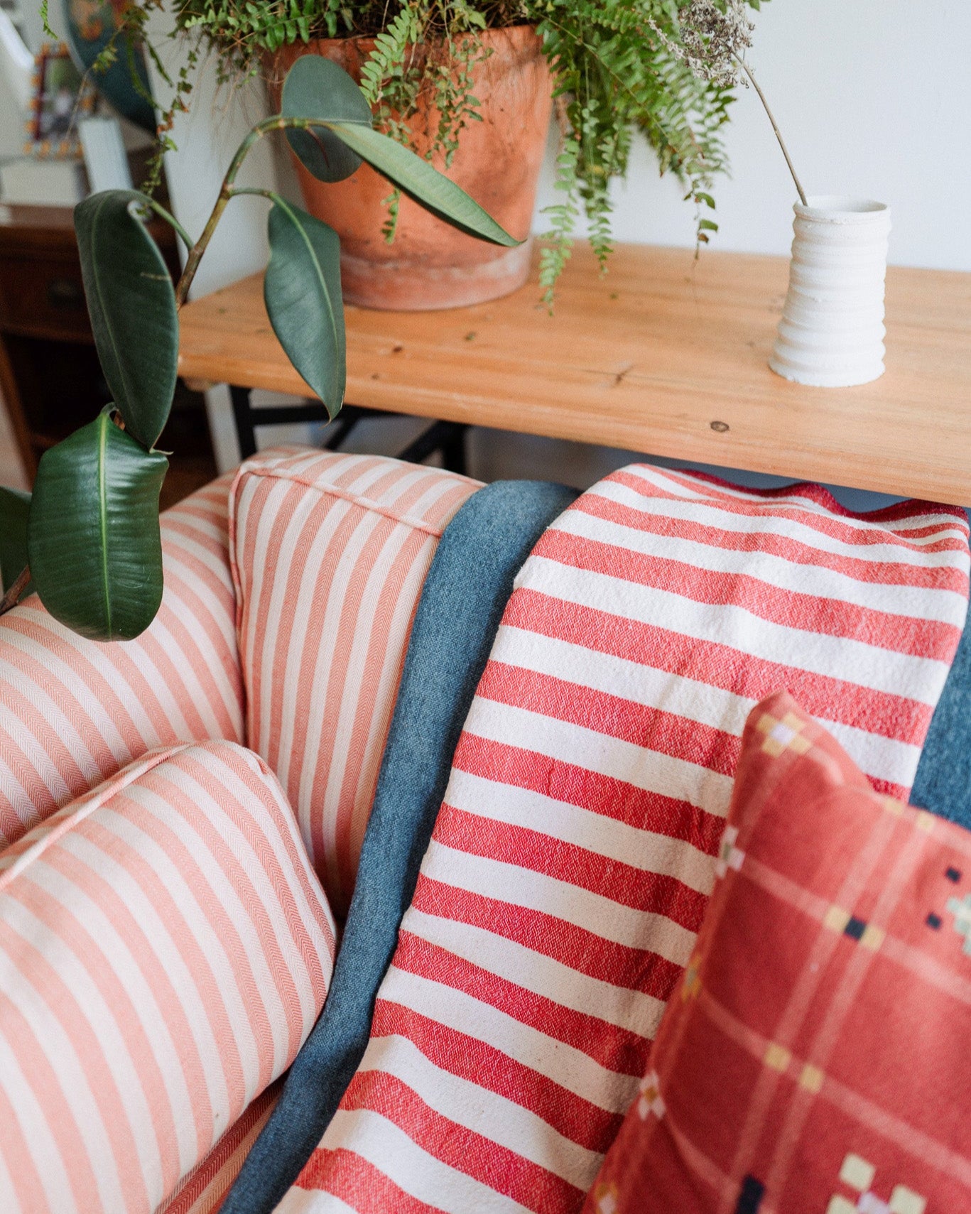 The kd weave Throw - Red Stripe